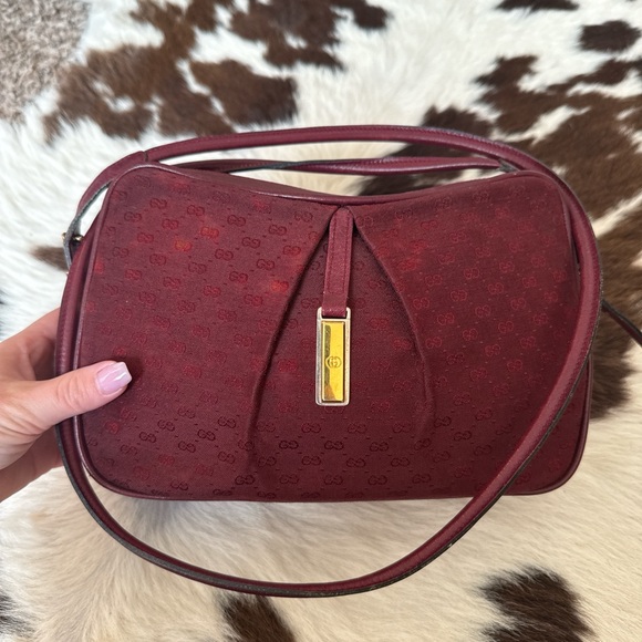 Gucci Handbags - Vintage Gucci burgundy red crossbody bag